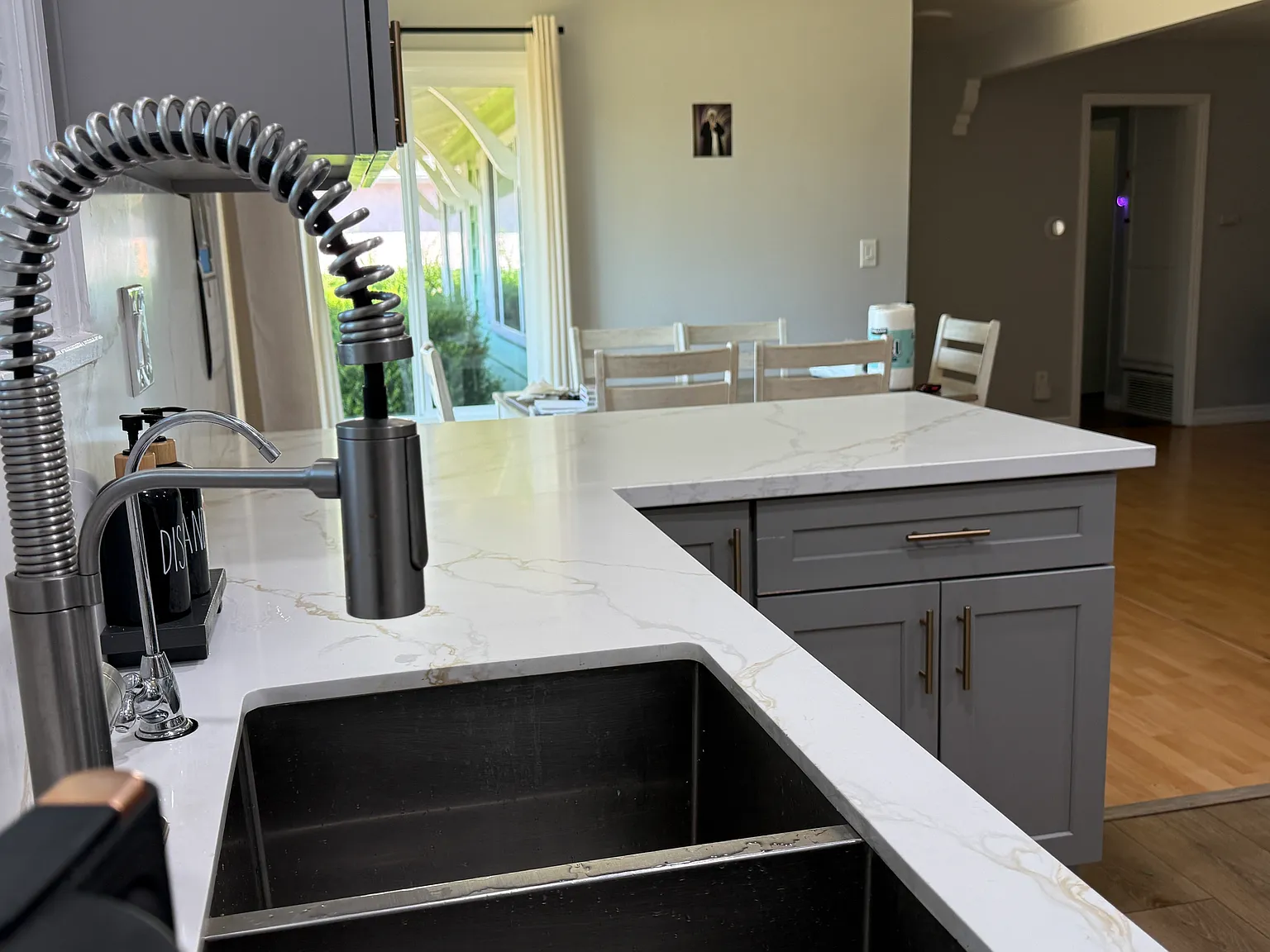 3 bed, 1744 sqft, $3,995 — Photo 4