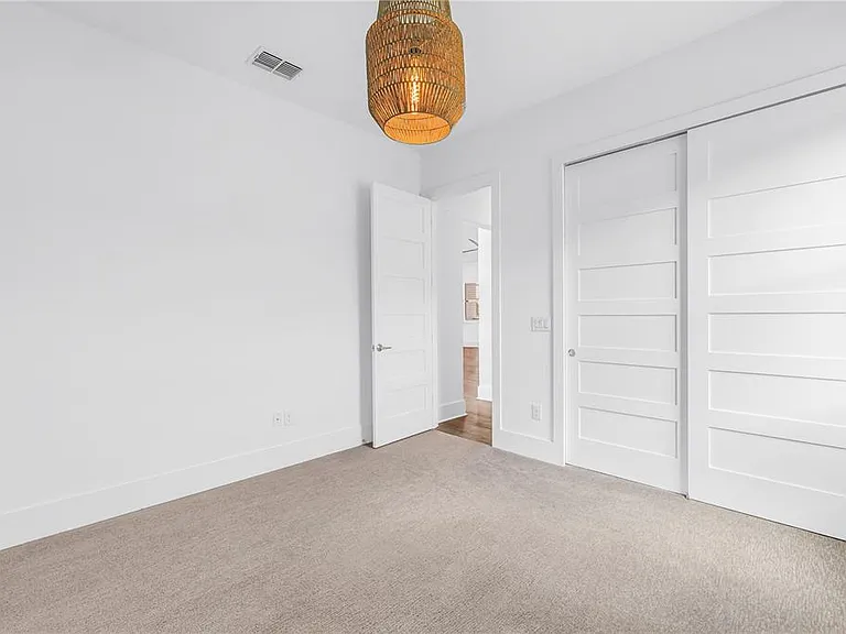 513 17th Ave E — Photo 12