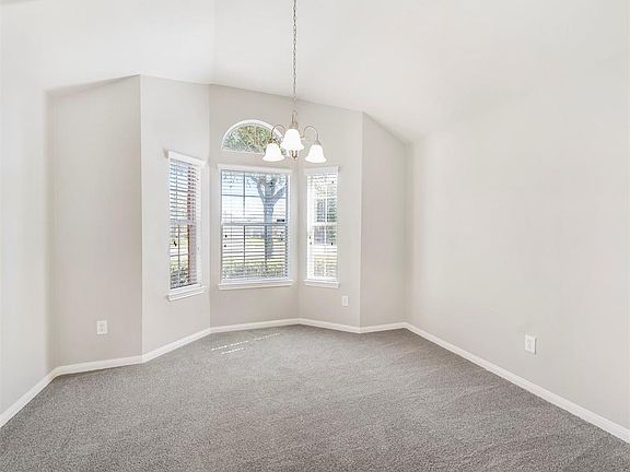 5th image of 1115 Escambia Way Dr