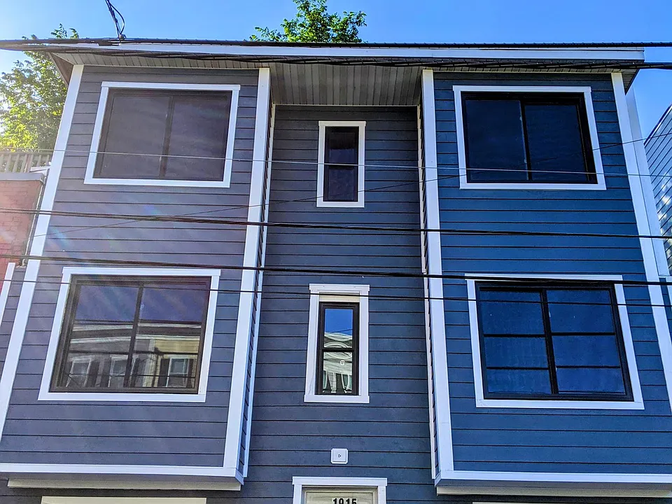 1915 Capitol Ave NE #2
