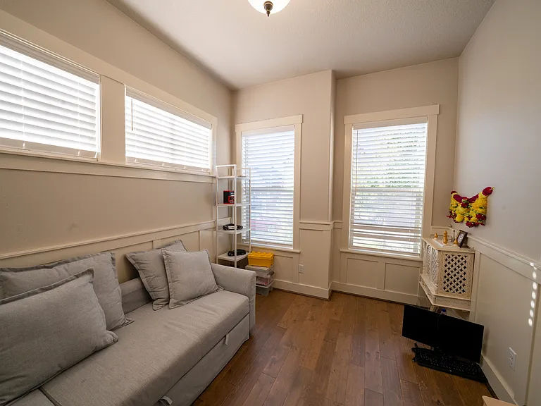 28658 NW Shaddon St — Photo 3