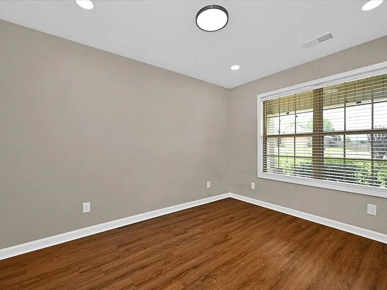1104 Brownstone Way — Photo 14
