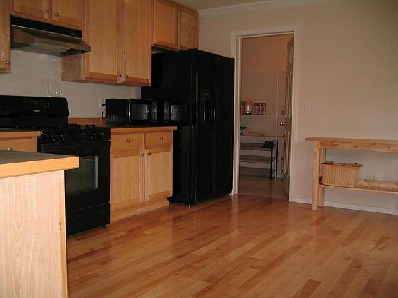 5th image of 8130 230th Pl NE