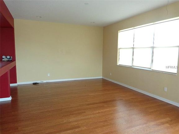4th image of 1140 Aqua Ln