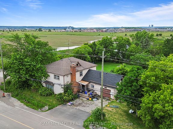 3rd image of 10025 Britannia Rd