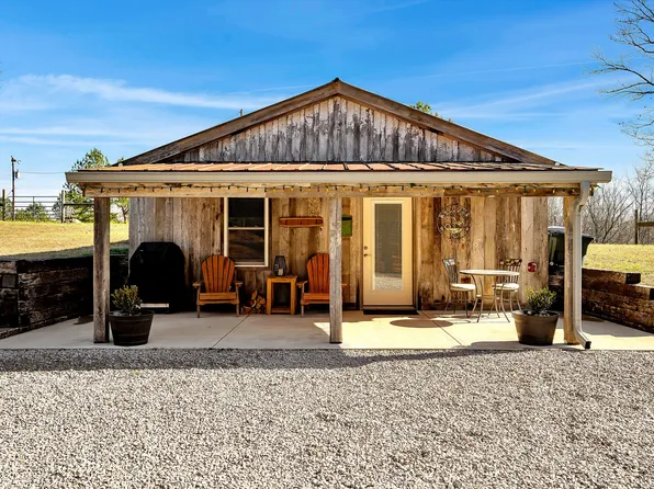 5960 Old Natchez Trce, Santa Fe, TN 38482