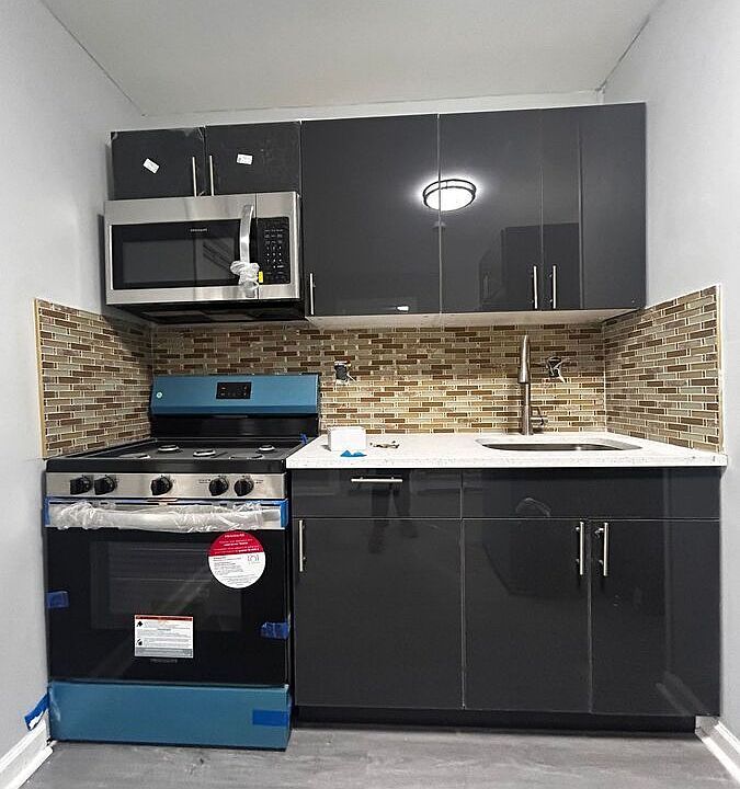 1st image of 23 Cedar St APT 5