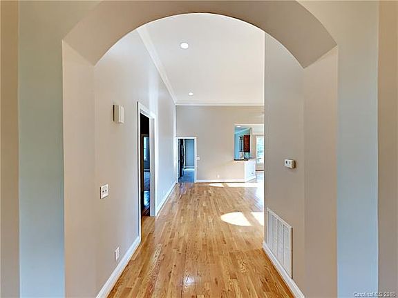 2nd image of 129 Ole Farm Pl