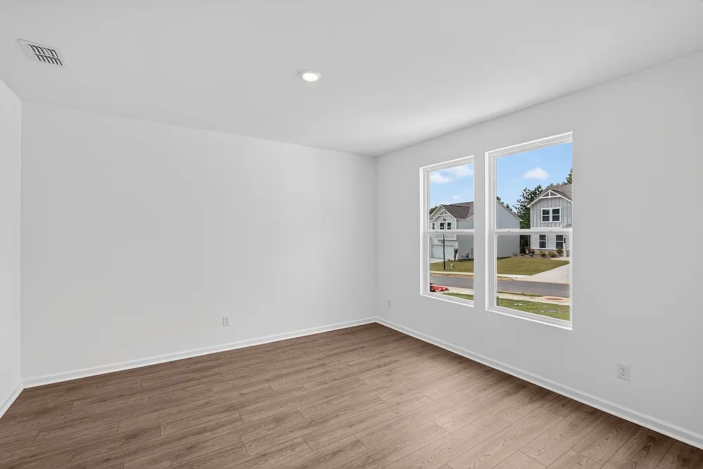 4 bed, 2.5 bath, 2498 sqft, $2,395 — Photo 4
