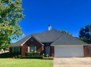 4600 Karen Ln, Groves, TX 77619