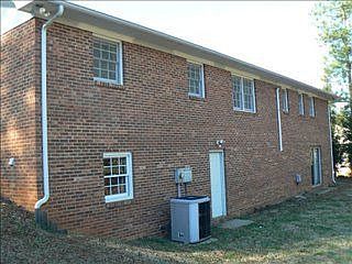 3rd image of 1325 Linville Dr