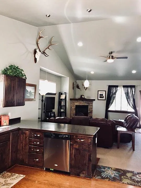 3 bed, 1575 sqft, $2,900 — Photo 4