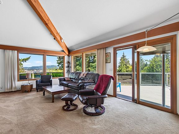 4th image of 30013 Maple Dr