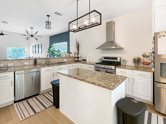 2nd image of 803 Meadow Bluff Ct