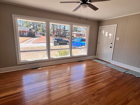 5th image of 512 Thurston Dr W