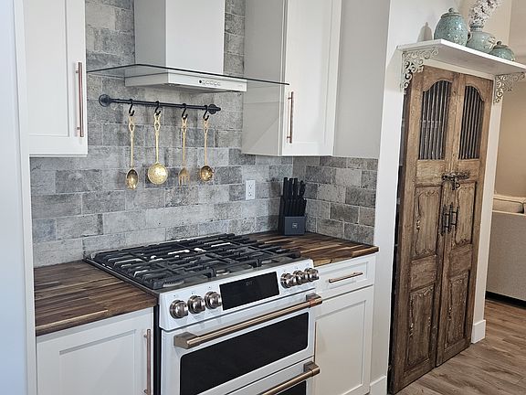 2nd image of 24375 N Leadstone Dr