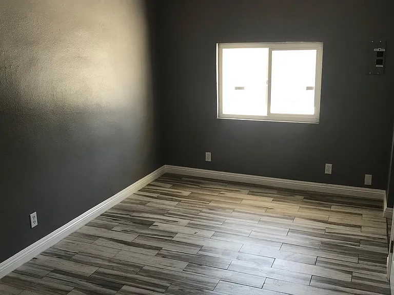 1042 S Rowan Ave #A — Photo 13