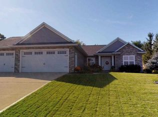 2175 Luxury Dr, Green Bay, WI 54313