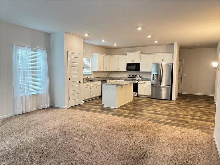 4 Bennett Way — Photo 12