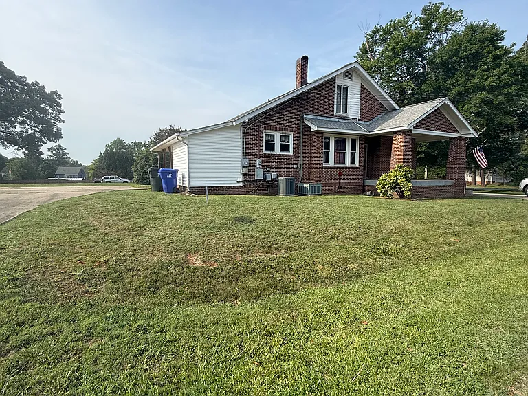 839A Sanford Rd — Photo 2