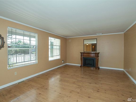 4th image of 6513 73rd Pl NE