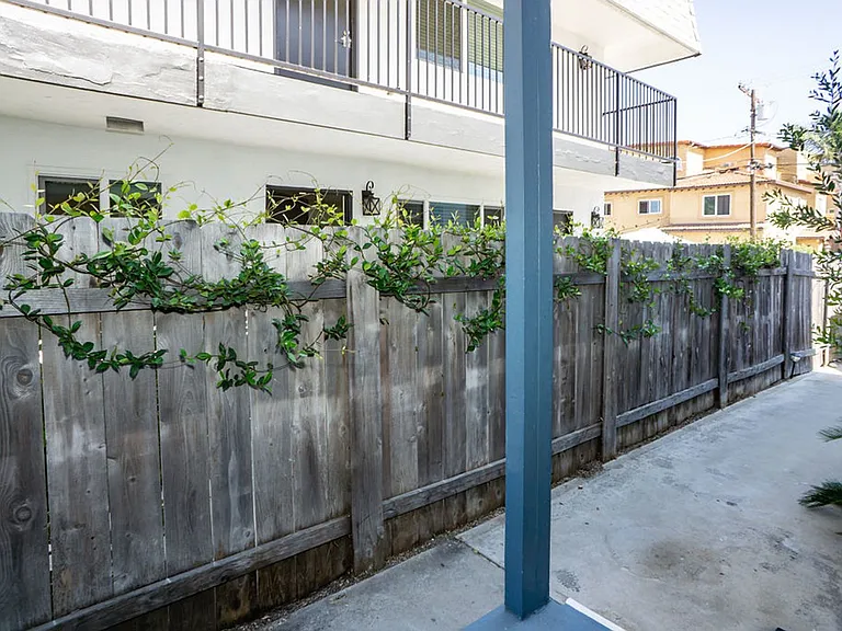 849 Emerald St — Photo 18