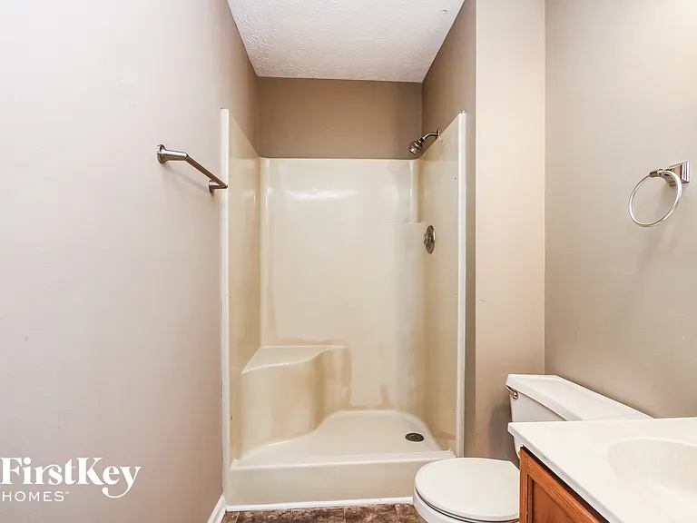1433 Hunters Ln — Photo 10