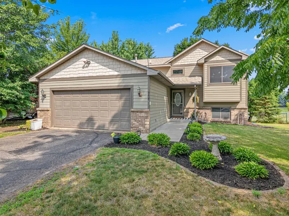 5420 134th St N, Hugo, MN 55038