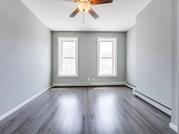 402 Grand Street image 5 of 20