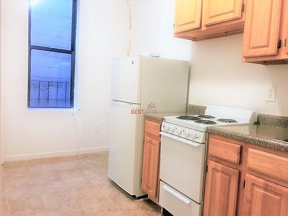 5th image of 305 E 6th St APT 5