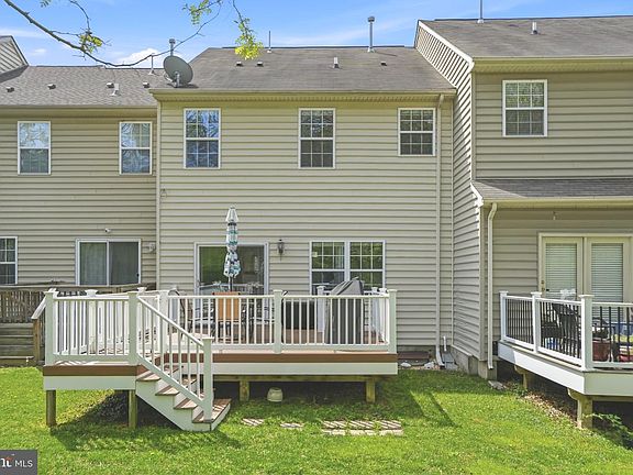 3rd image of 803 Rustic Ct
