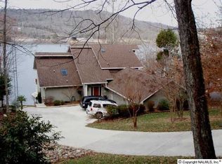 572 Snug Harbor Rd, Grant, AL 35747