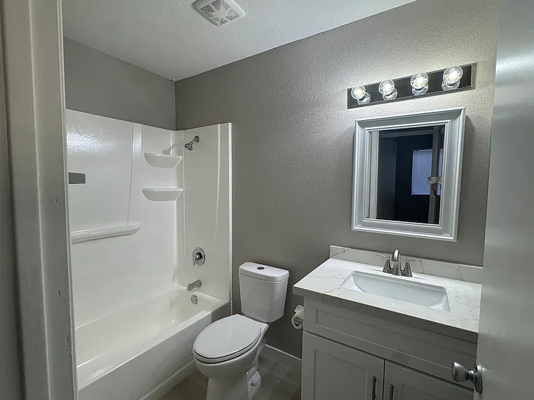 7447 Palermo Ave — Photo 14