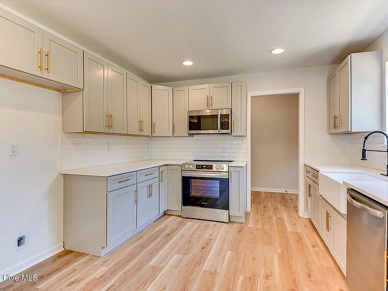 139 Crawford Dr — Photo 14