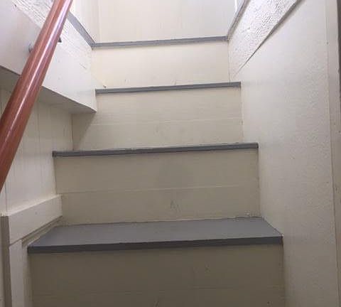 stairway to upstair bedroom