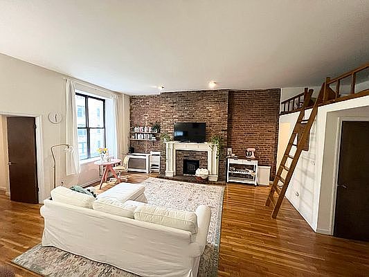 1st image of 30 W 73rd St APT 6