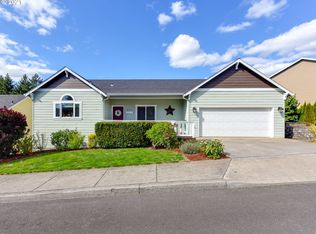 711 SE Forest Glen Rd, Estacada, OR 97023