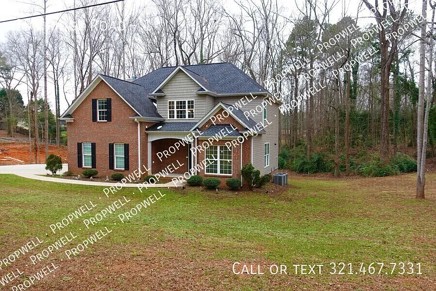 4 bed, 2.5 bath, 2283 sqft, $2,095 — Photo 3
