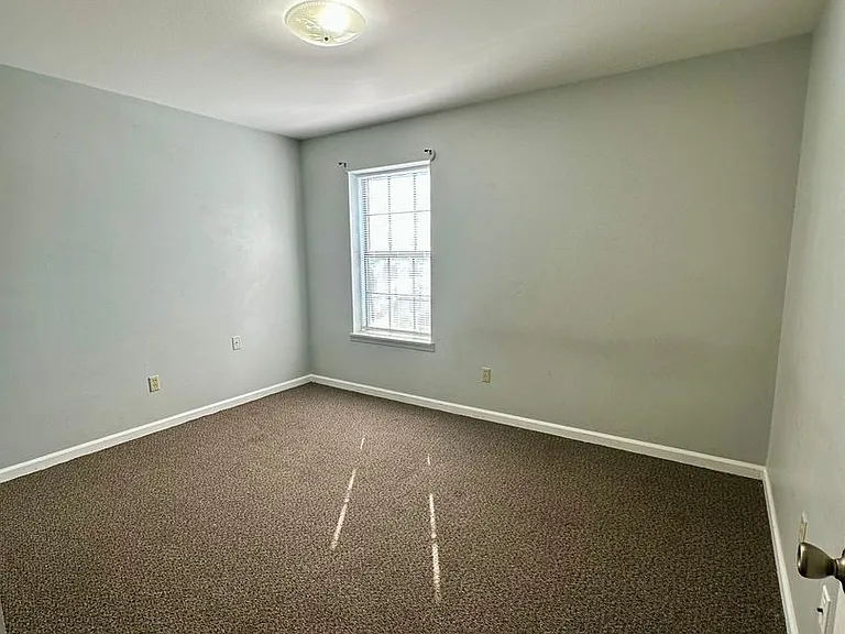 601 Bertig St — Photo 23