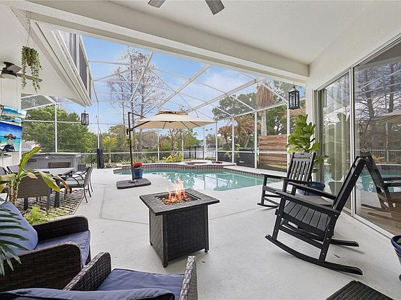 3rd image of 814 Grovesmere Loop