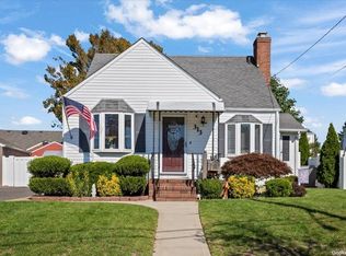 313 Lorraine St, Bellmore, NY 11710