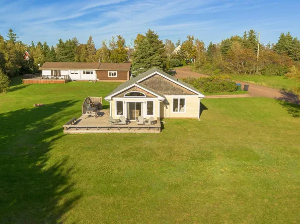 25 Burns Ave, Resort Mun. Stan.b. Hope R. Bayv. Cavend. N.rust., PE C0A 1E0