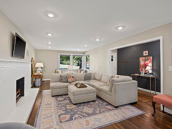 5th image of 109 Yorkshire Dr