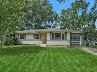 3912 Scenic Dr, Waterloo, IA 50701