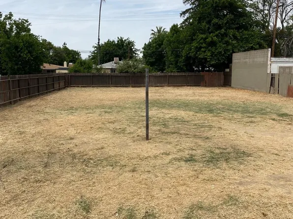 1929 E Ashlan Ave, Fresno, CA 93726