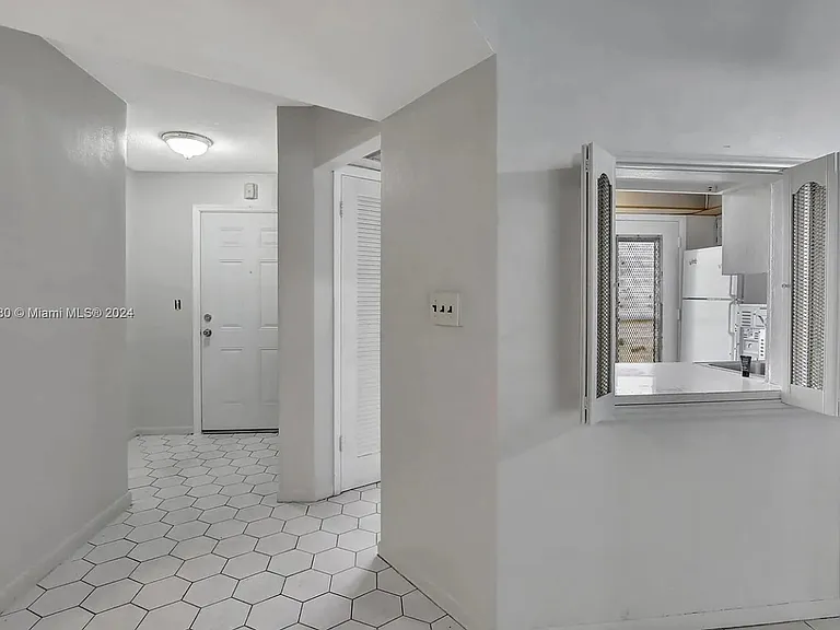1301 NE 191st St #F405 — Photo 7