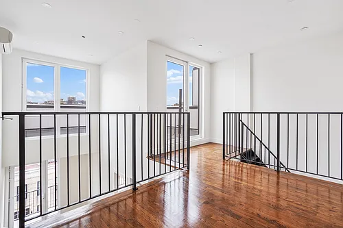 950 Bergen St #PENTHOUSE Photo 1