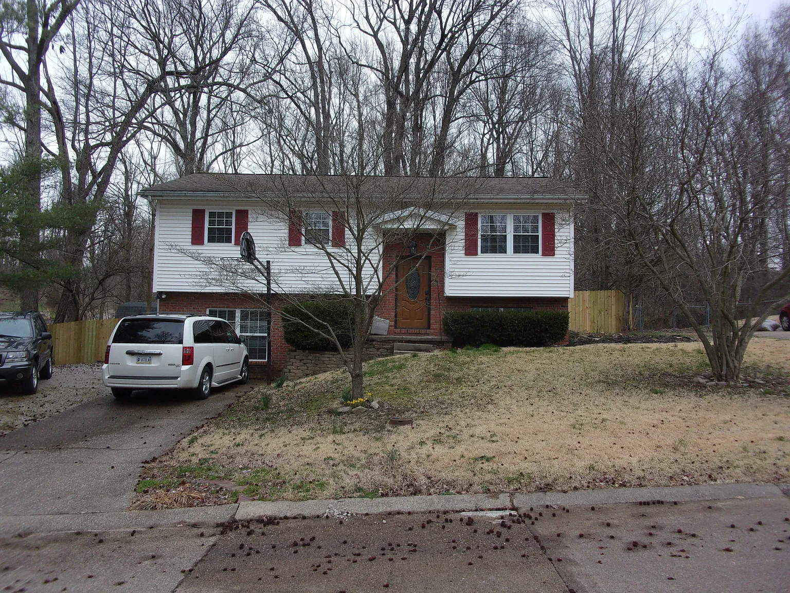 5019 Shady Ct photo 1