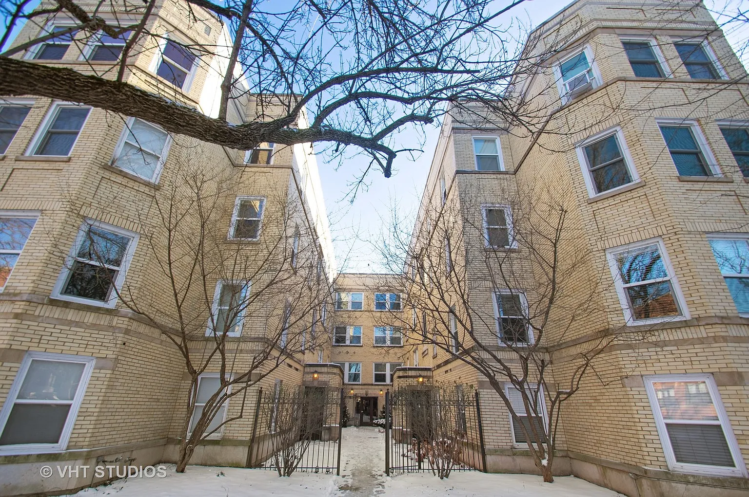 1417 W Catalpa Ave APT 2E photo 1