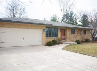 1300 S 2nd Ave, Morton, IL